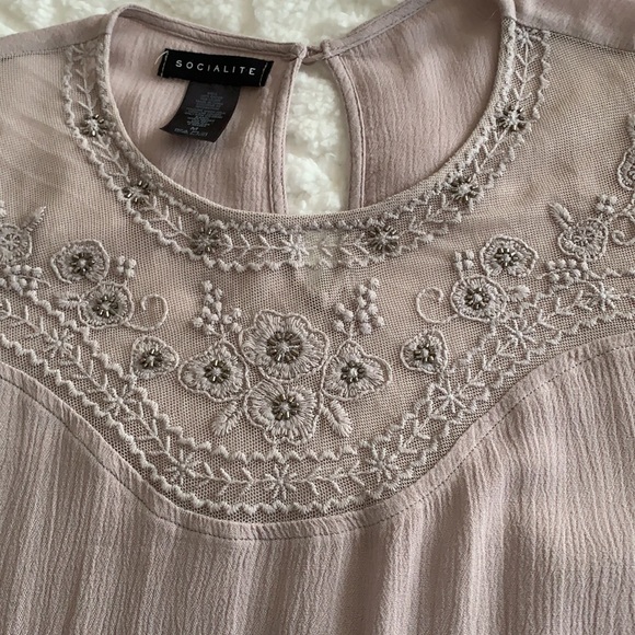 Ladies Top - Picture 2 of 8